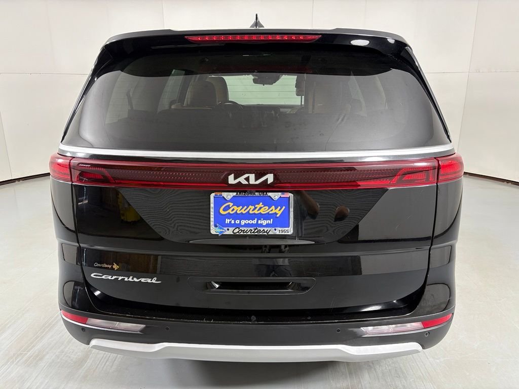 Used 2022 Black Kia LXS image 7