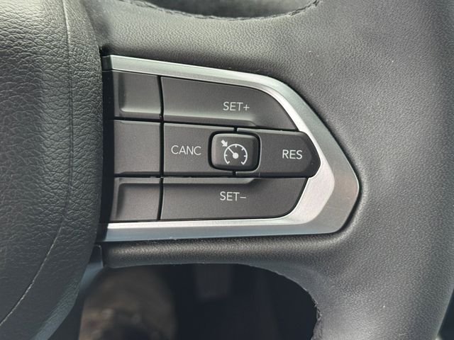 Used 2023 Black Jeep Latitude Lux image 20