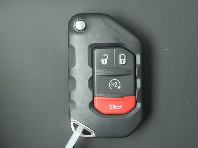 New 2026 Tuscadero Pearlcoat Jeep Rubicon 392 image 36