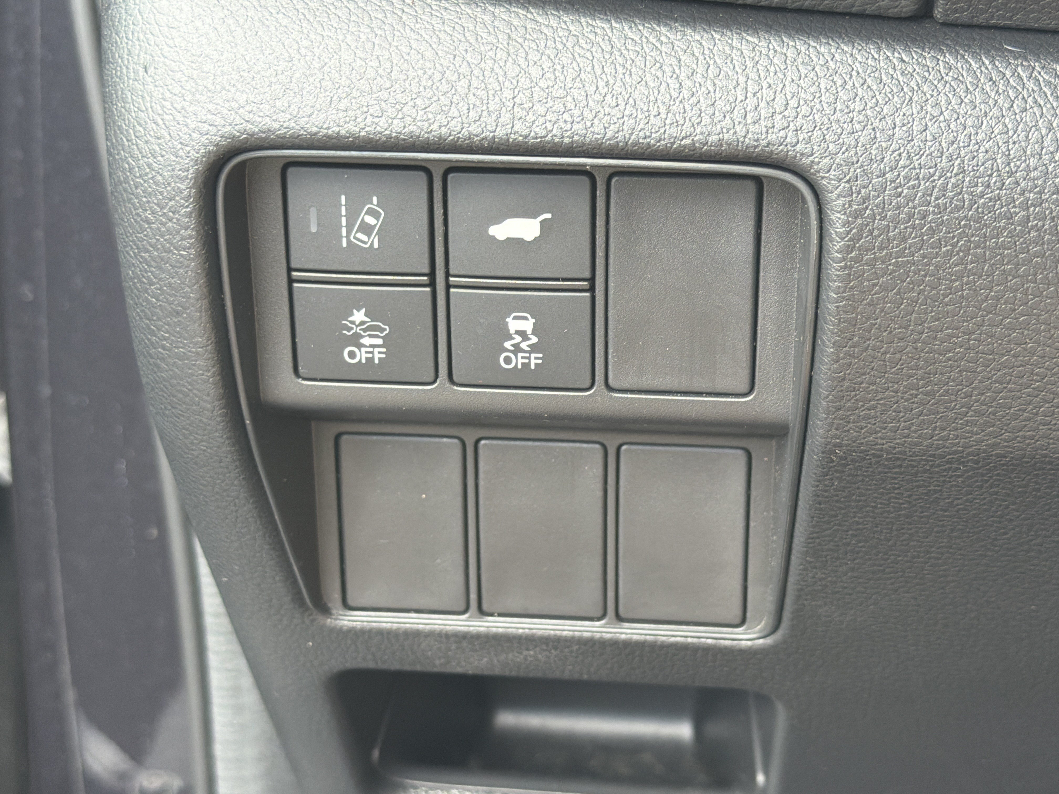 Used 2018 Gunmetal Metallic Honda Touring image 18
