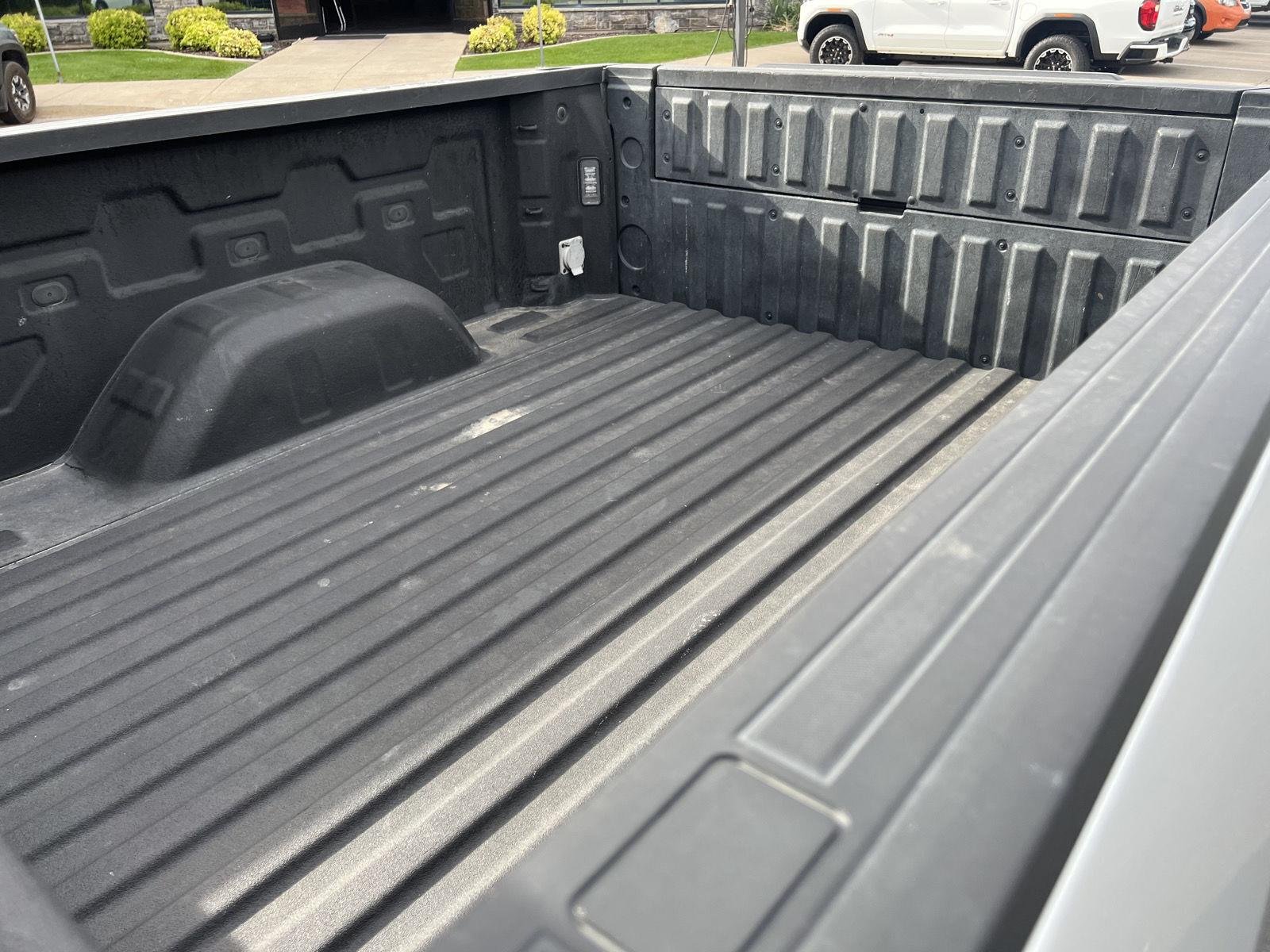 2022 Chevrolet Silverado 1500 LTZ - Photo 14
