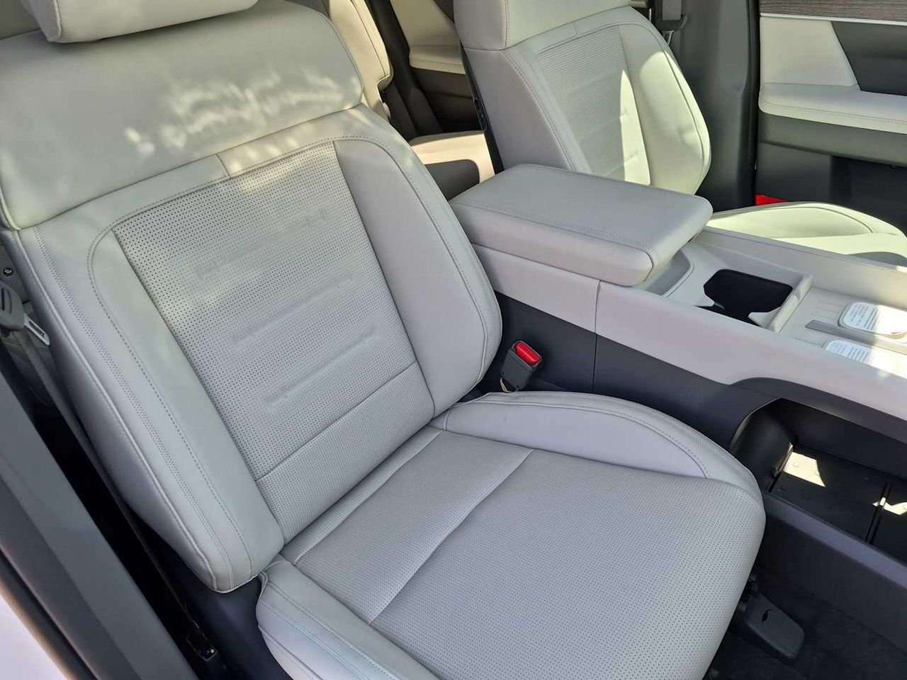 New 2026 Serenity White Hyundai Calligraphy AWD image 22