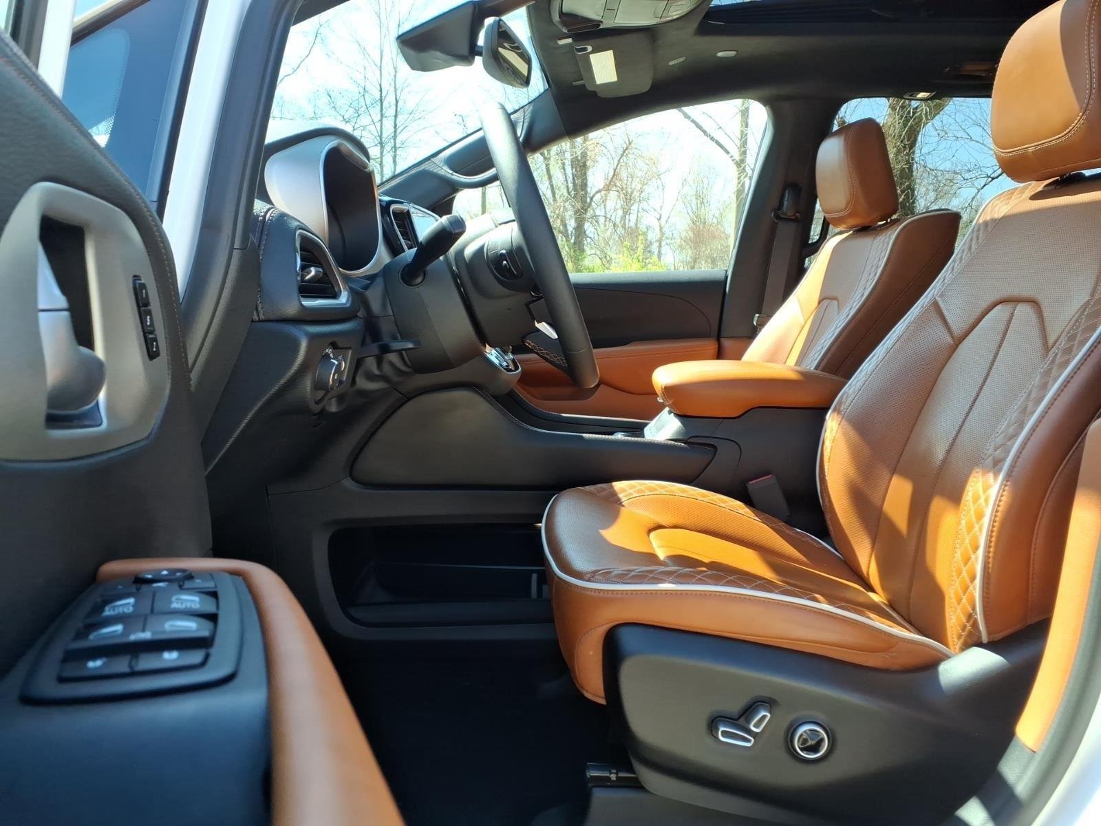 2024 Chrysler Pacifica Pinnacle - Photo 30
