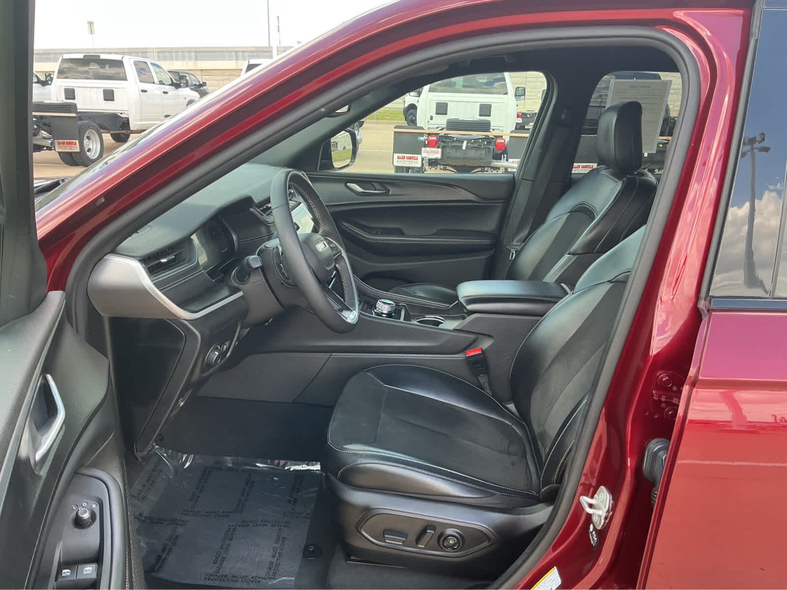 Used 2024 Velvet Red Pearlcoat Jeep Altitude image 11