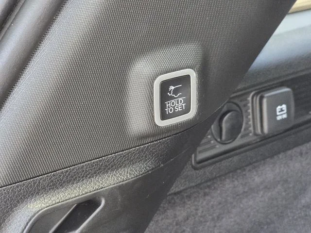Used 2023 Brown Jeep Overland image 10