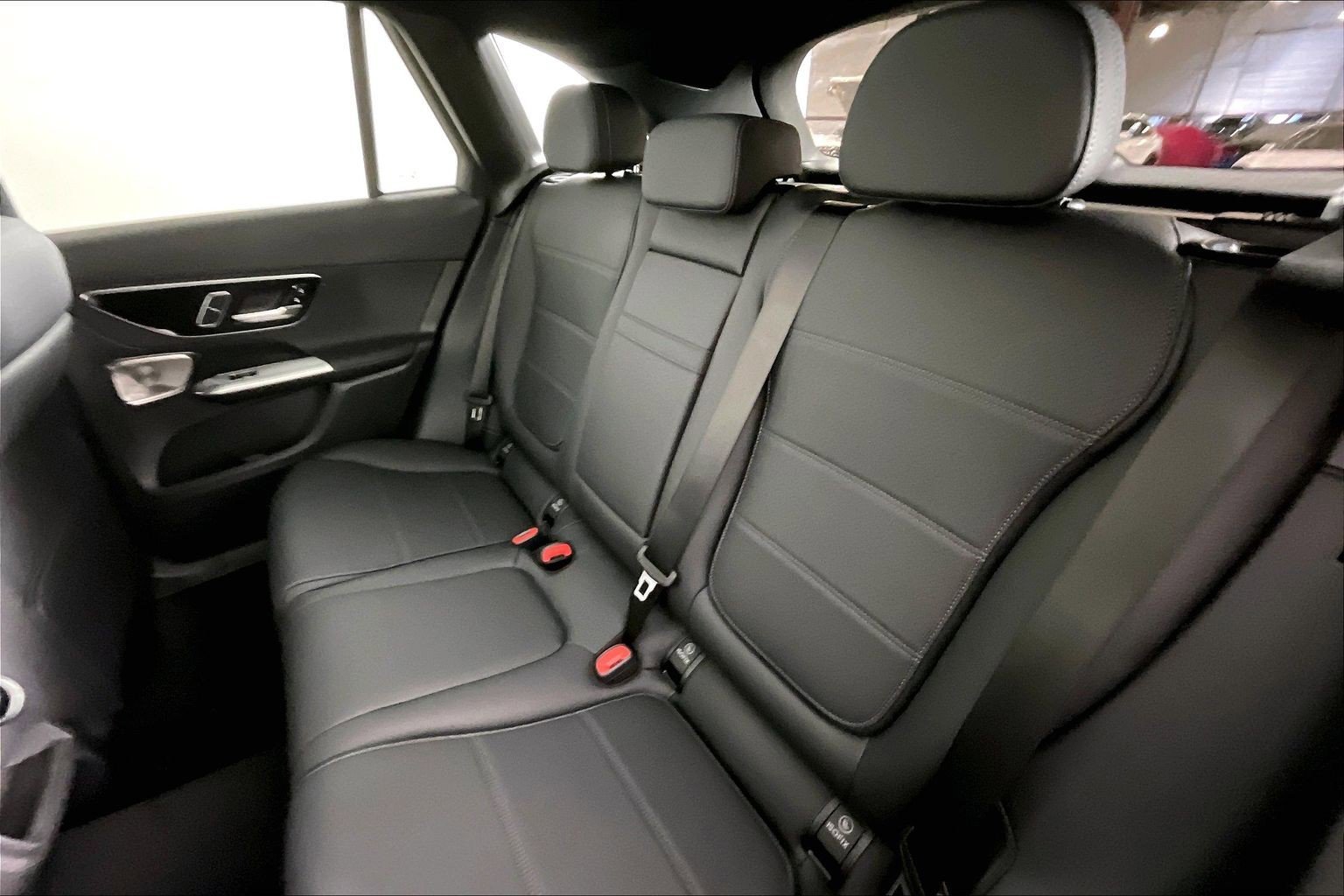 New 2026 MANUFAKTUR exclusive graphite grey magno Mercedes-Benz GLC 300 image 23