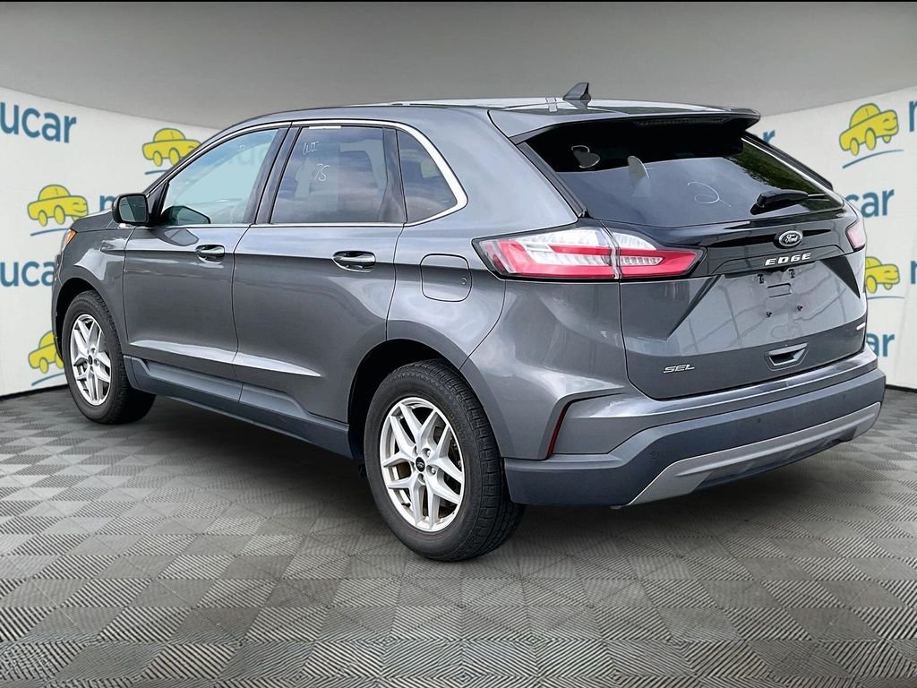 Used 2024 Gray Metallic Ford SEL image 4