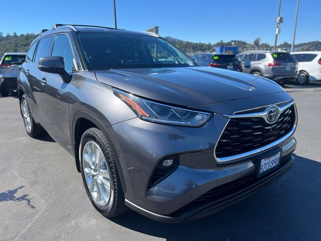 Used 2021 Gray Toyota Limited image 3