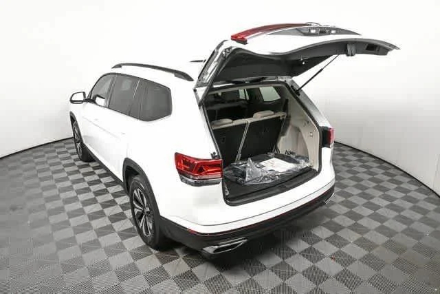 New 2026 Opal White Pearl Volkswagen 2.0T SE image 30