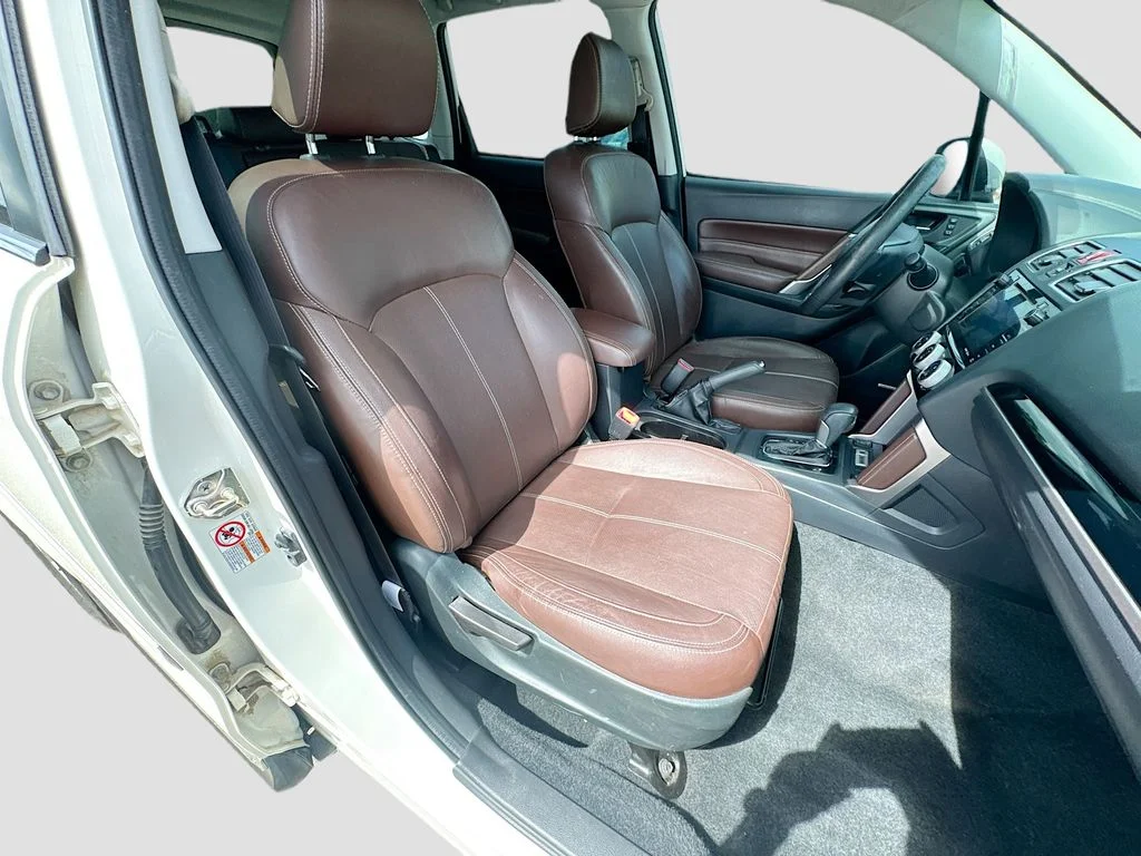 Used 2018 White Subaru 2.5i Touring image 36