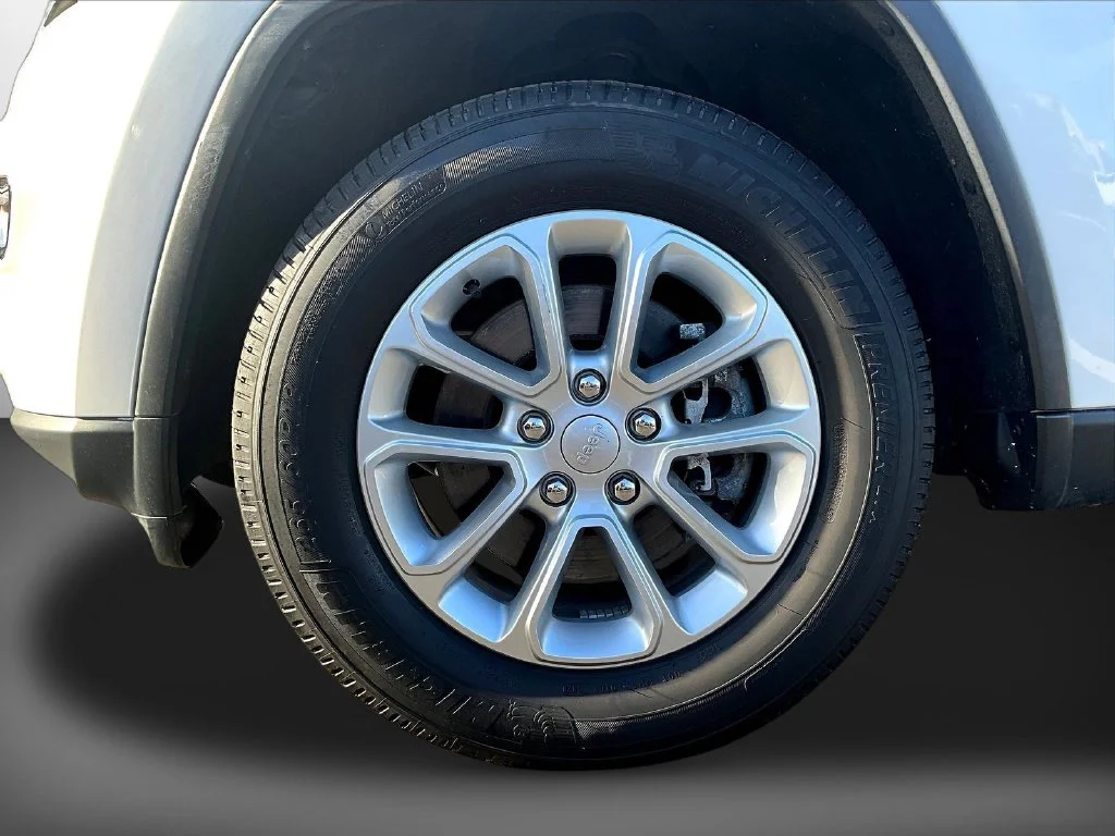 Used 2021 White Jeep Laredo E image 35