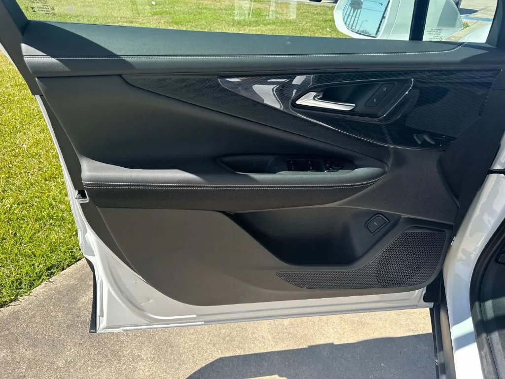 2025 Chevrolet Blazer EV LT - Photo 37