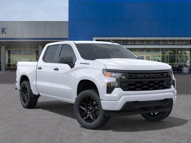 New 2026 Summit White Chevrolet Custom image 7