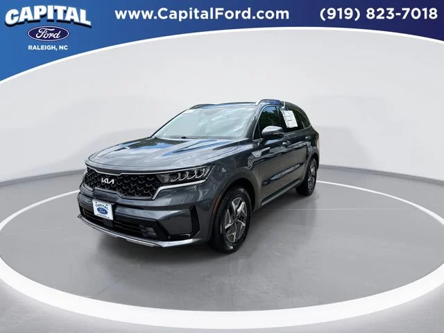 Used 2022 Gray Kia EX image 4