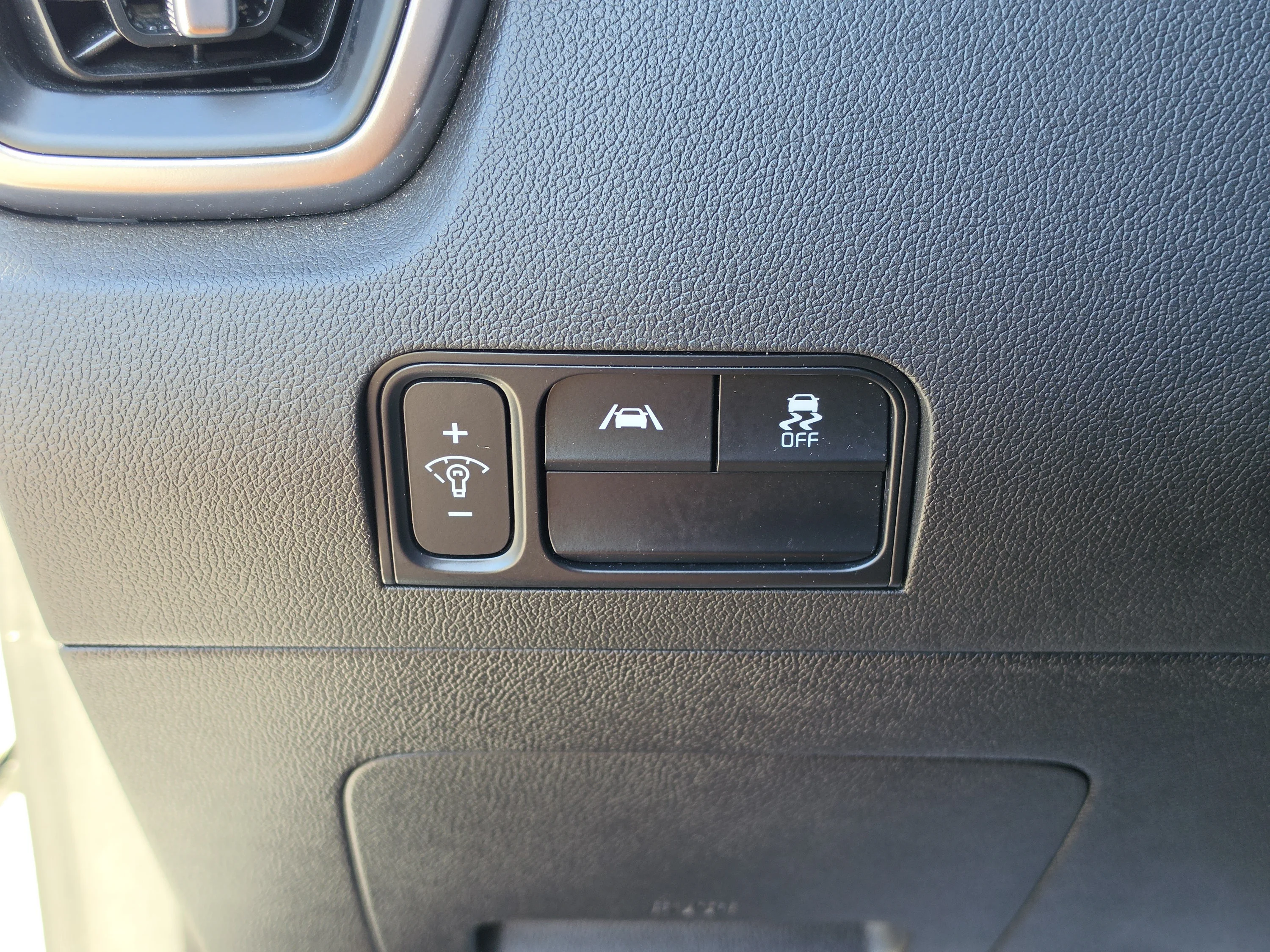 Used 2022 Sparkling Silver Kia X-Line S image 32