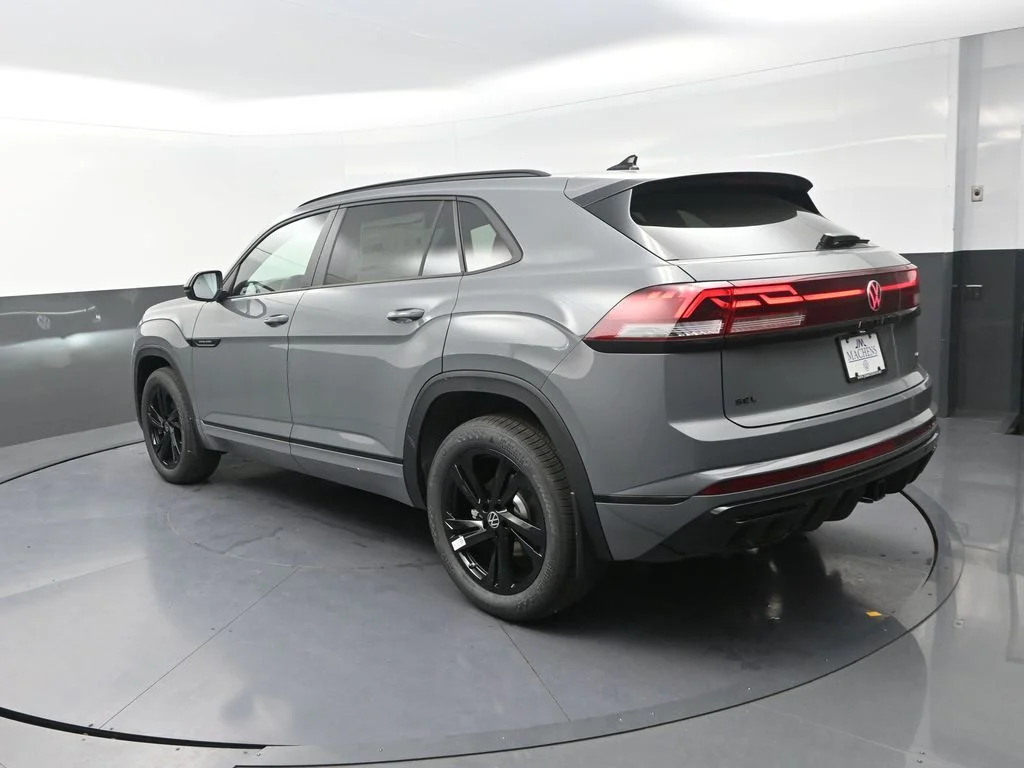 New 2026  Volkswagen 2.0T SEL R-Line Black image 8