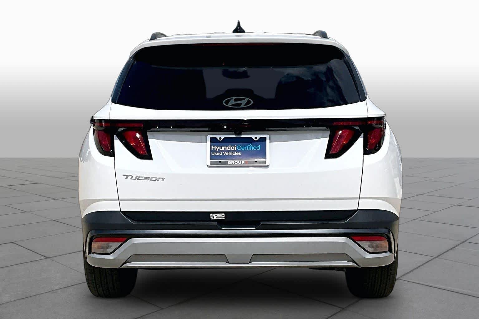 Used 2025 Serenity White Pearl Hyundai SEL image 5