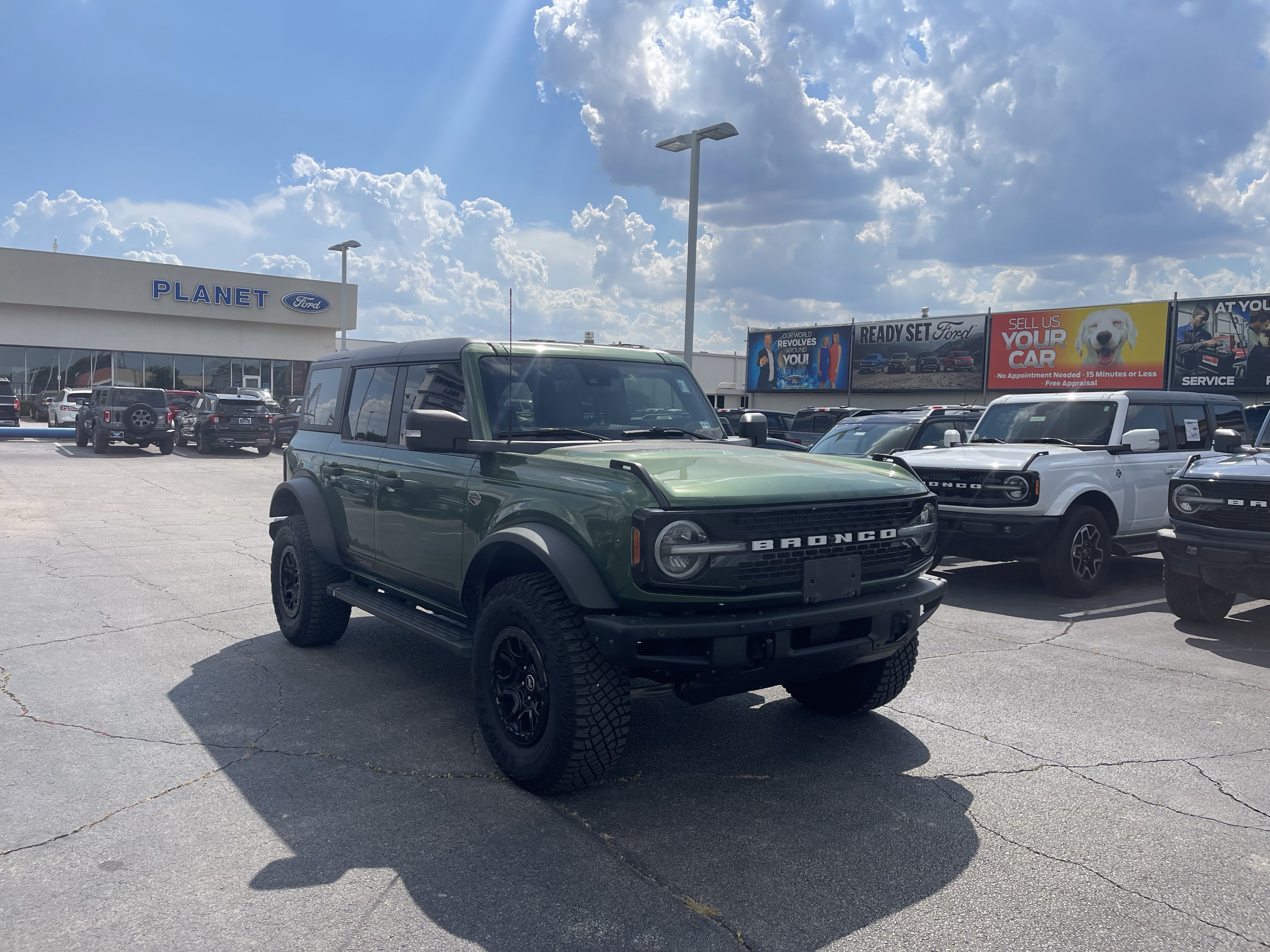 Used 2022 Green Metallic Ford Wildtrak image 2