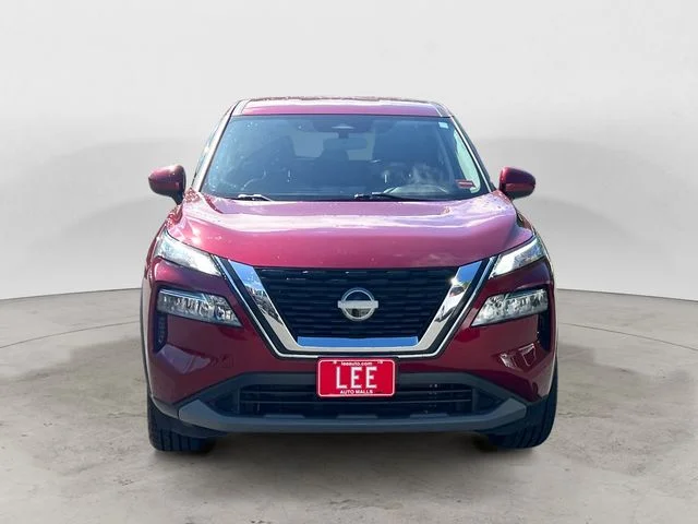 Used 2023 Red Nissan SV image 8