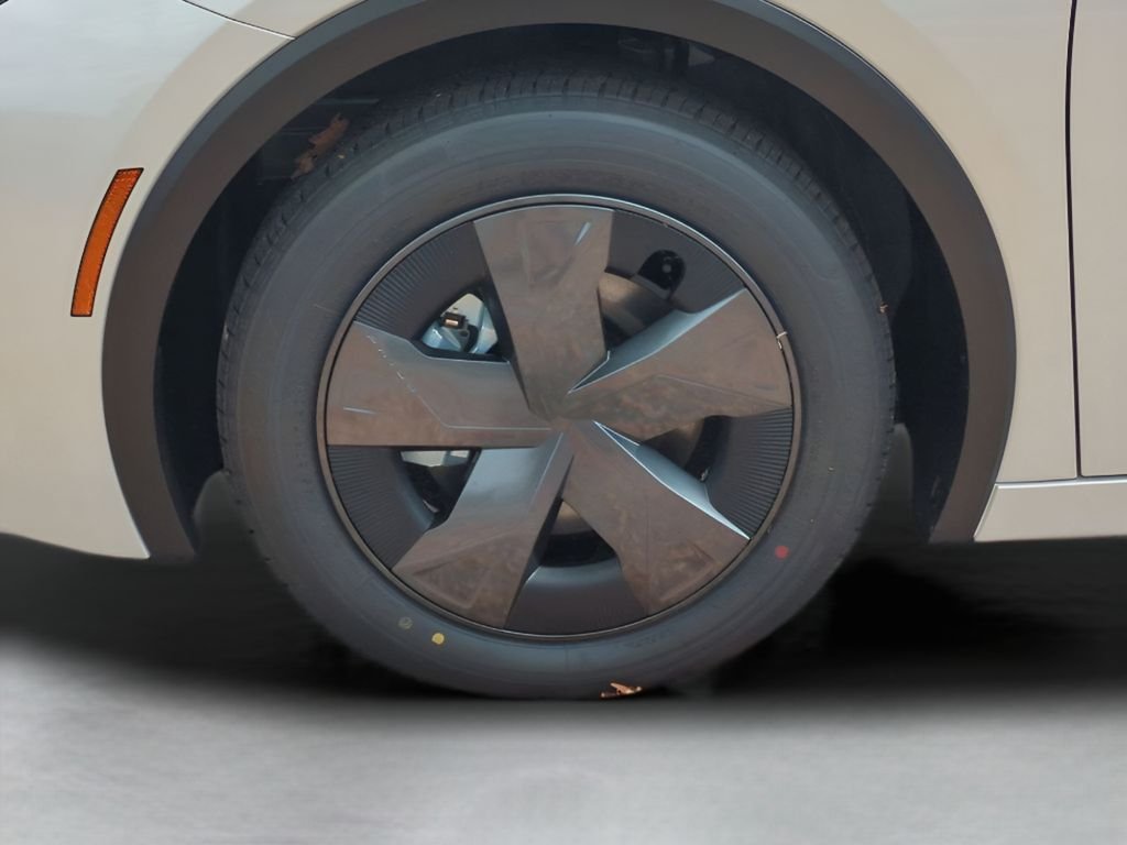 New 2026 Wind Chill Pearl <sup>1</sup> Toyota  SE image 11