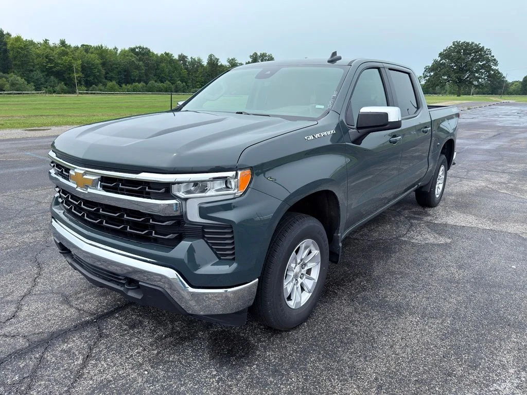 Used 2025 Gray Chevrolet LT image 15