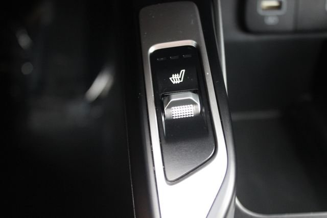 Used 2022 Red Kia S image 10