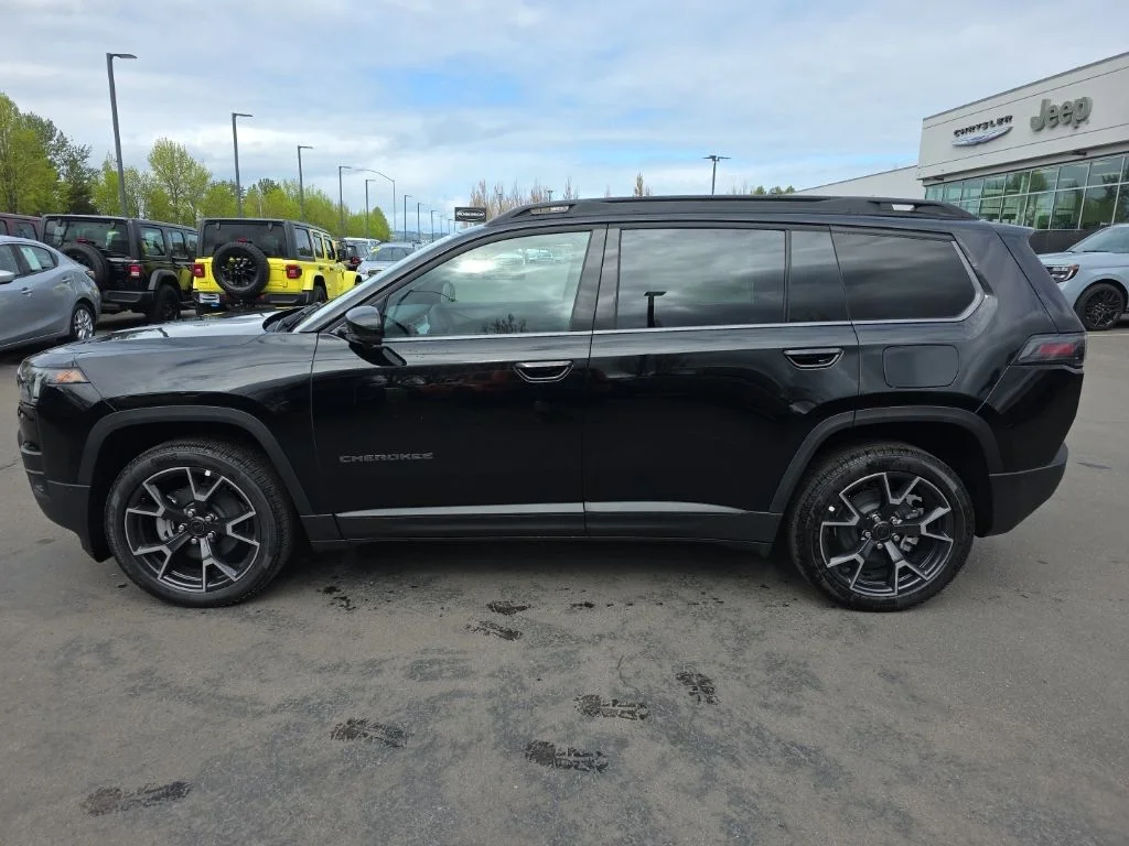 New 2026 Diamond Black Crystal Pearl-Coat Exterior Paint Jeep Overland image 2