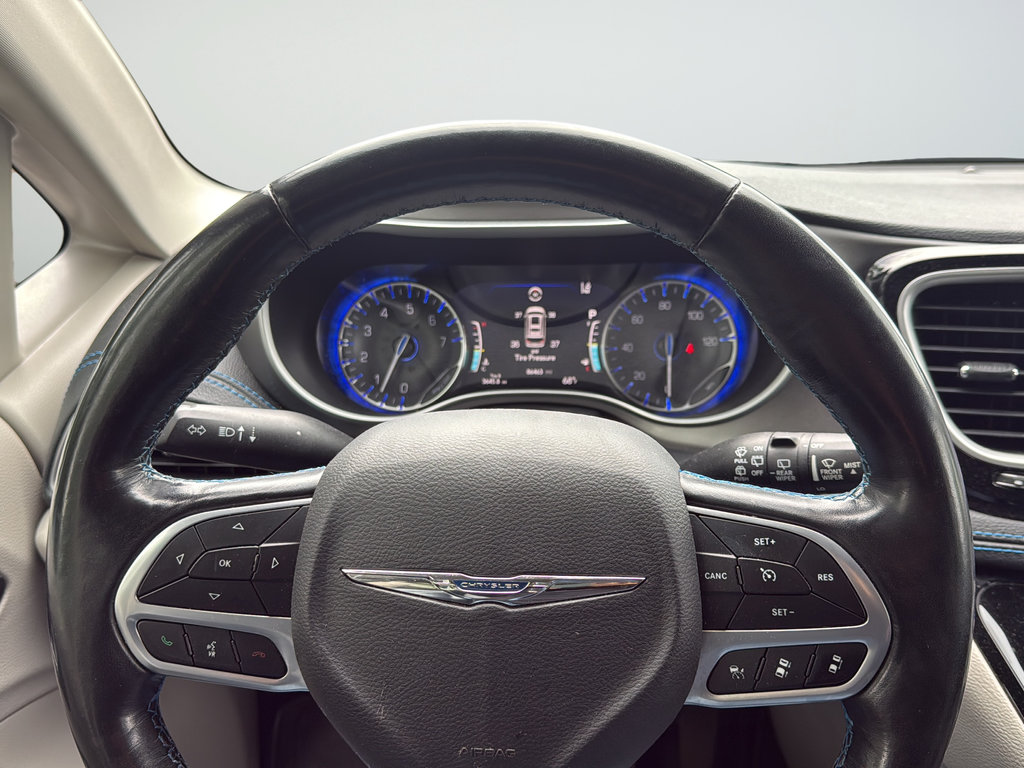 Used 2021 White Chrysler Touring L image 18