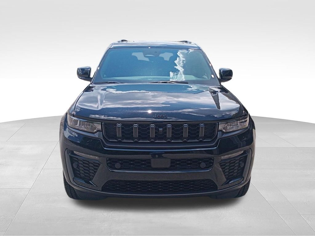 New 2026 Diamond Black Crystal Pearl-Coat Exterior Paint Jeep  image 8