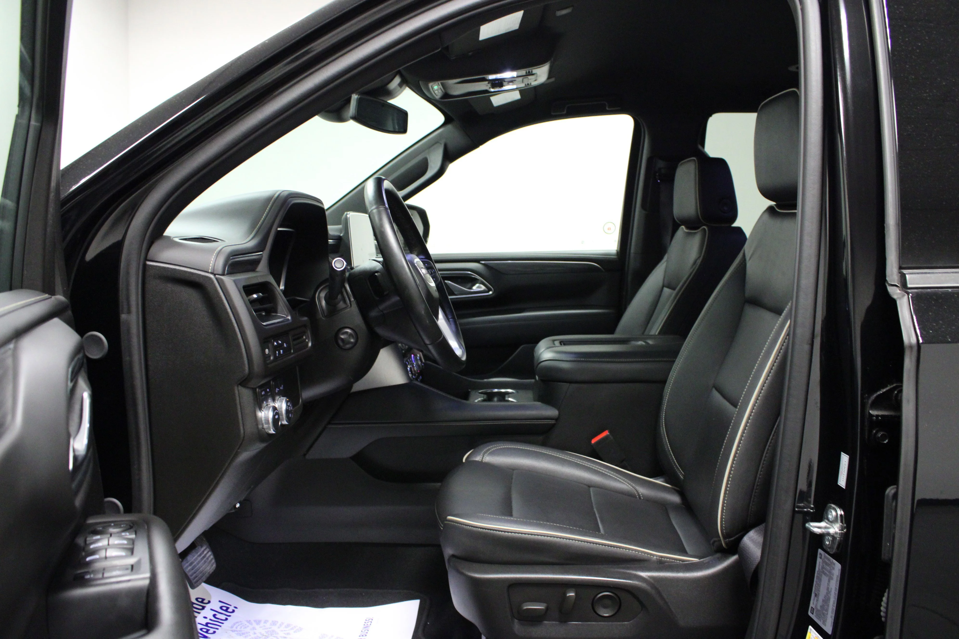 Used 2024 Onyx Black GMC SLT image 12