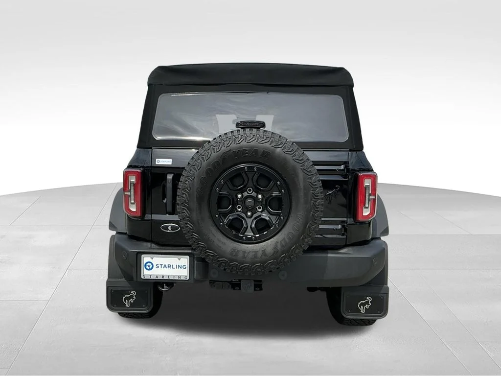 Used 2024 Black Ford Wildtrak image 9