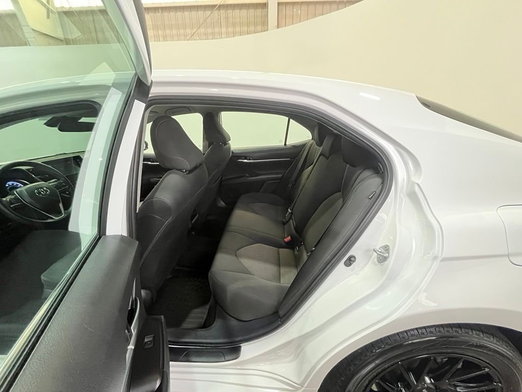 Used 2023 Ice Toyota LE image 18