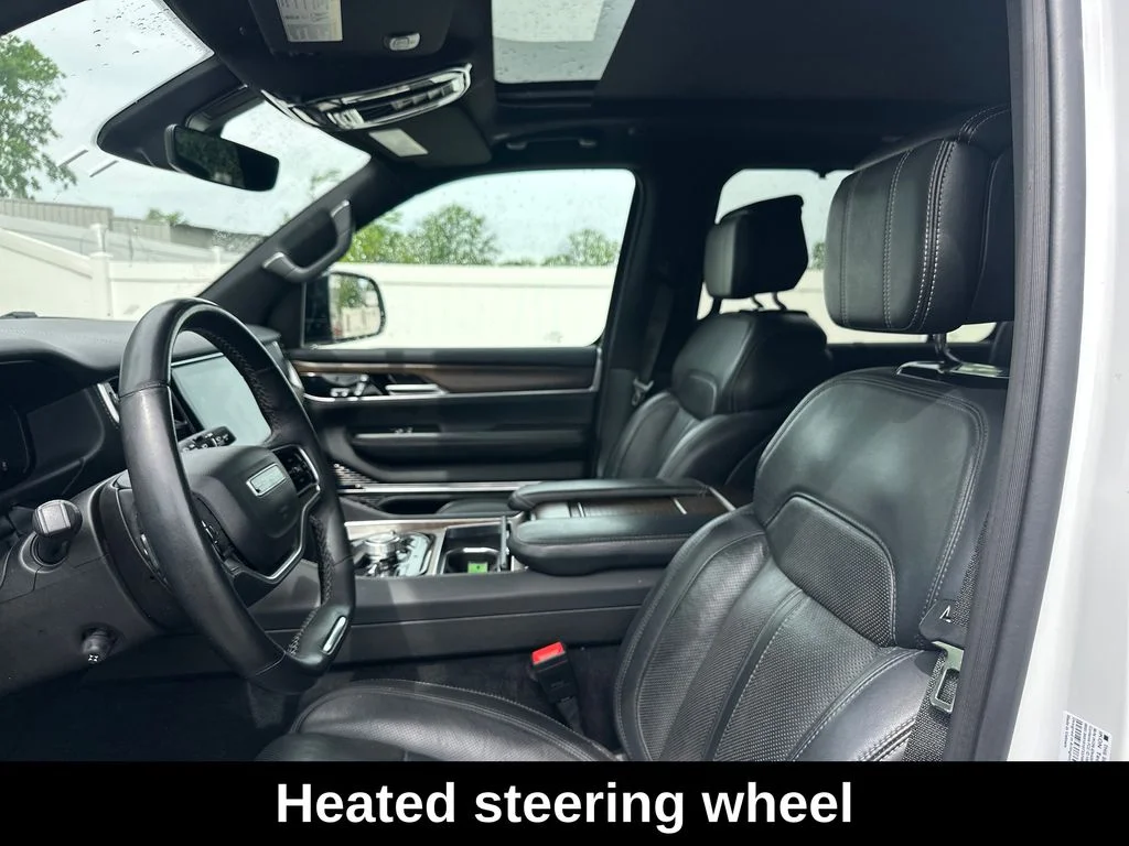 Used 2023 White Jeep Base image 12