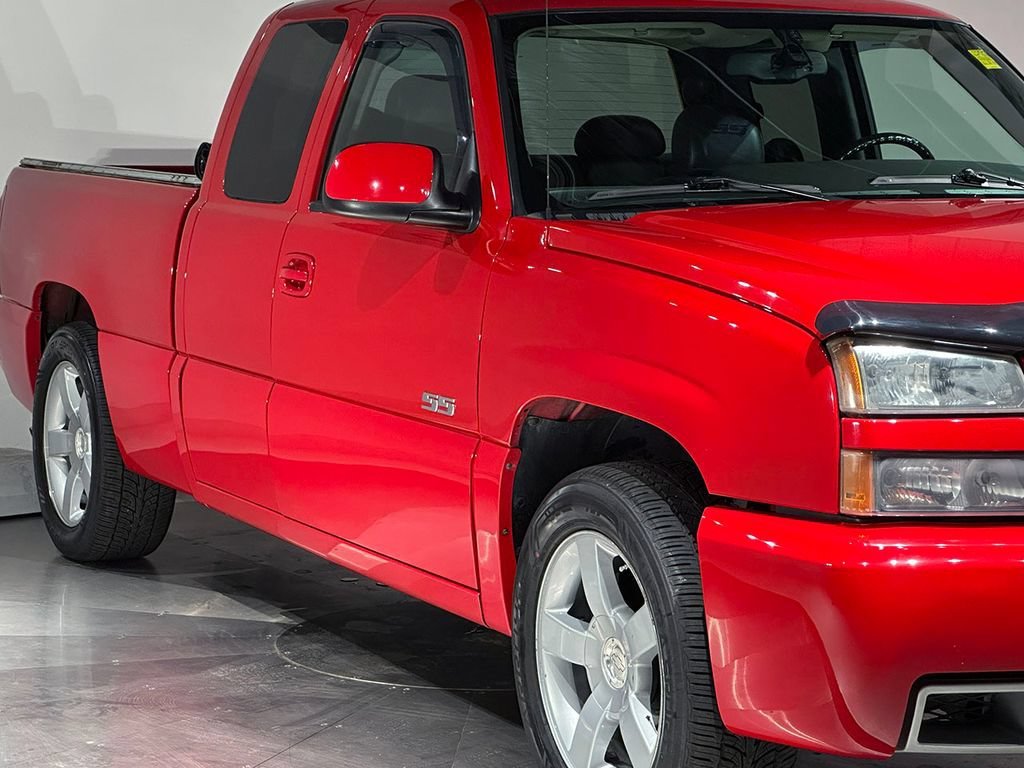 Used 2004 Victory Red Chevrolet NA image 19
