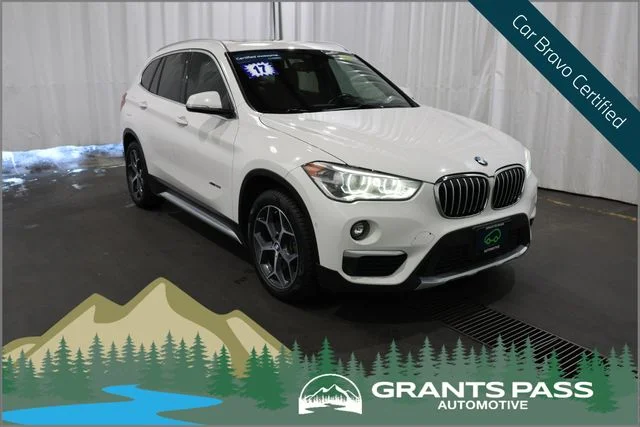 Used 2017 Alpine White BMW xDrive28i image 1