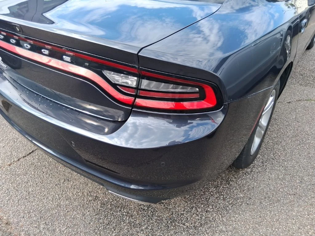 Used 2019 Gray Dodge SXT image 11