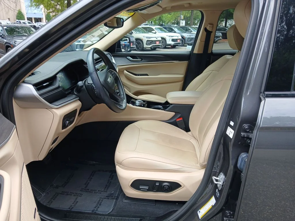 Used 2022 Gray Jeep Limited image 16
