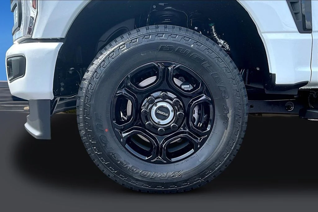 New 2026 Oxford White Ford F-250® XL image 13