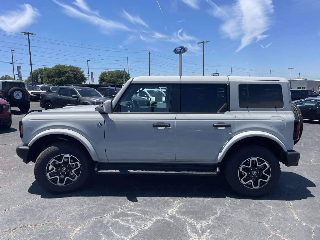 New 2026 White Ford Outer Banks image 6
