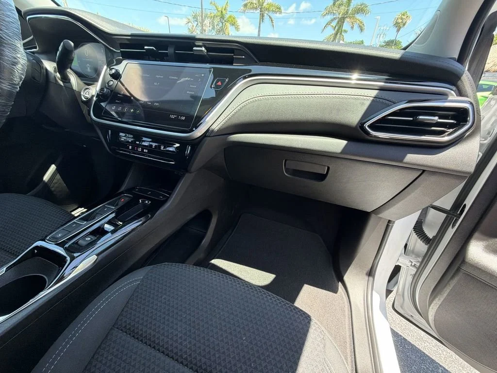 Used 2023 Summit White Chevrolet LT image 36