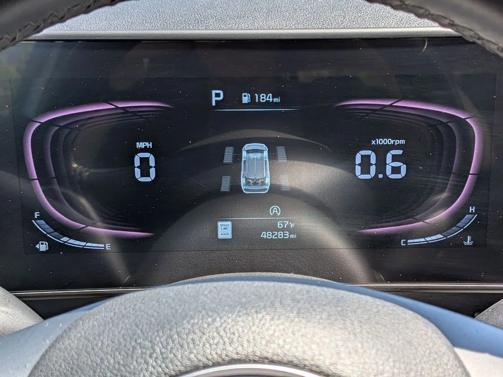 Used 2023 White Kia X-Line image 15