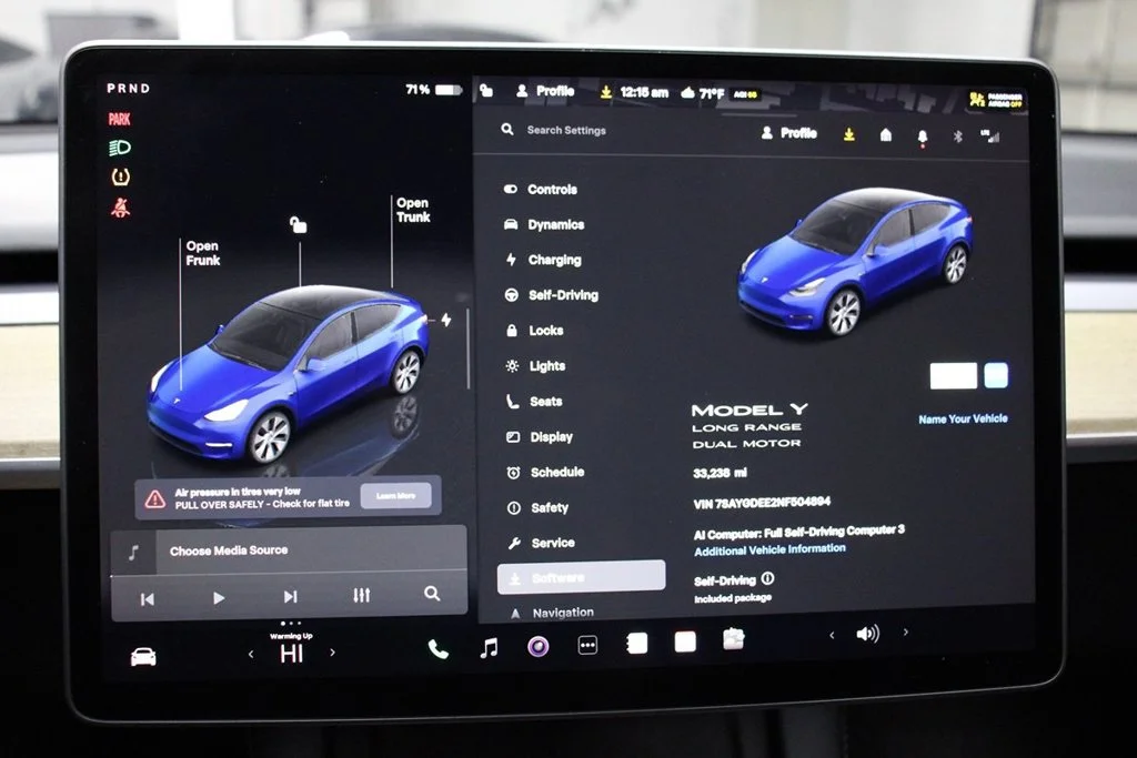 Used 2022 Deep Blue Metallic Tesla Long Range image 27