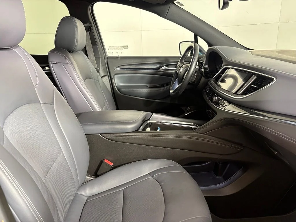 Used 2023 Blue Buick Essence image 17
