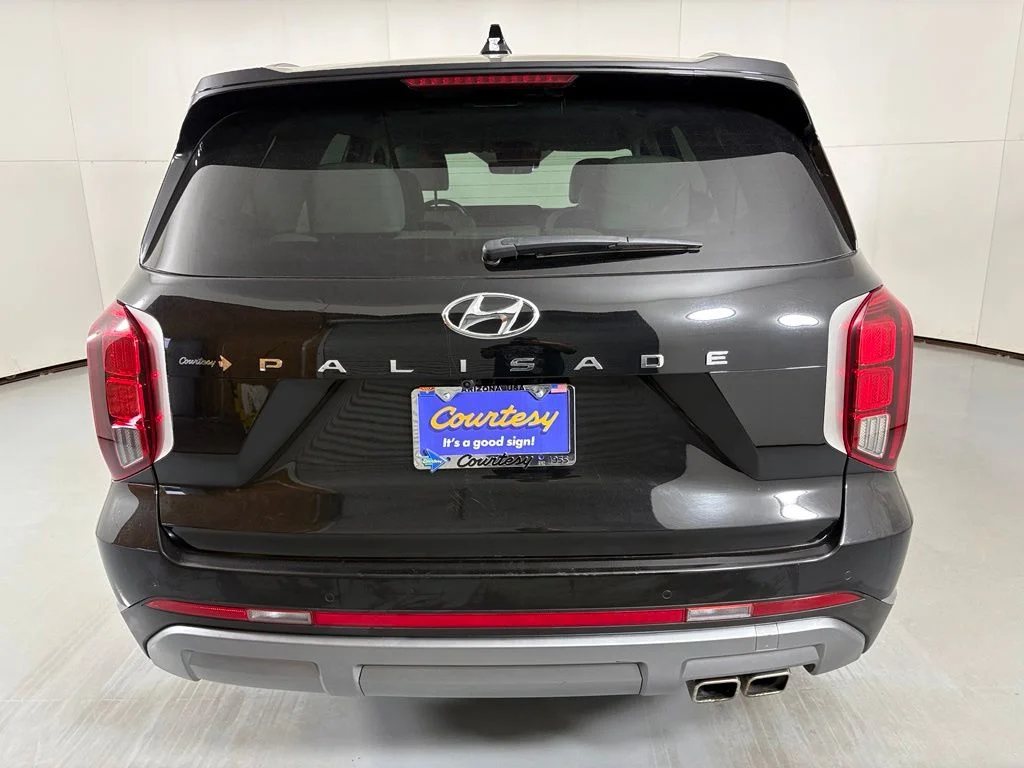 Used 2025 Black Hyundai SEL image 7