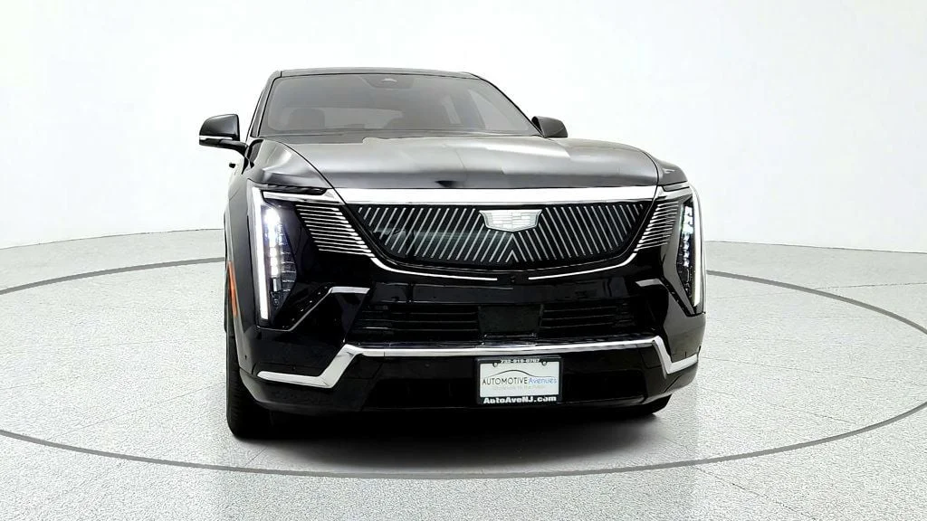 Used 2026 Black Raven Cadillac AWD 4dr Luxury image 2