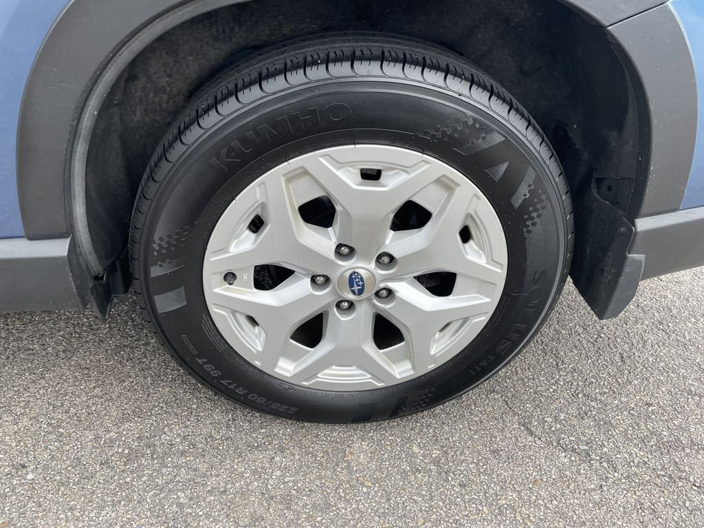 Used 2019 Blue Subaru Base image 8