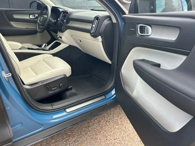 2024 Volvo XC40 Plus - Photo 20