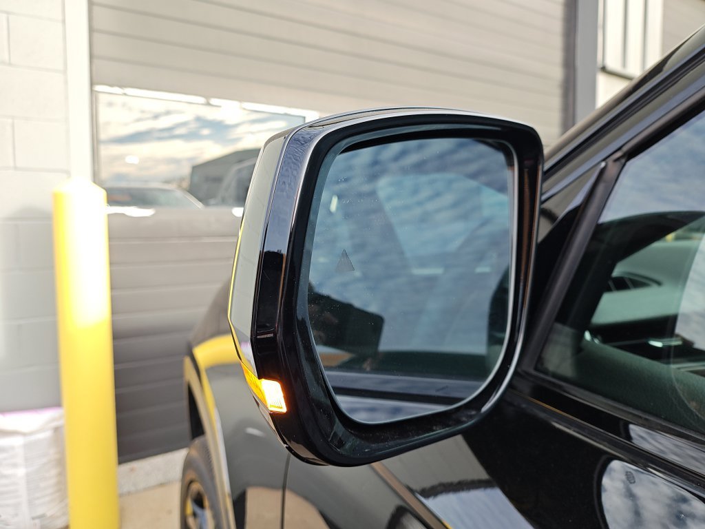 Used 2025 Black Jeep Altitude X image 3
