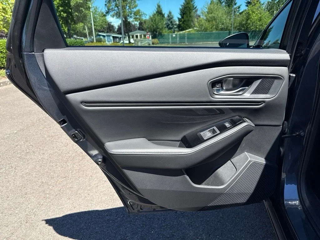 Used 2023 Canyon River Blue Metallic Honda Touring image 19