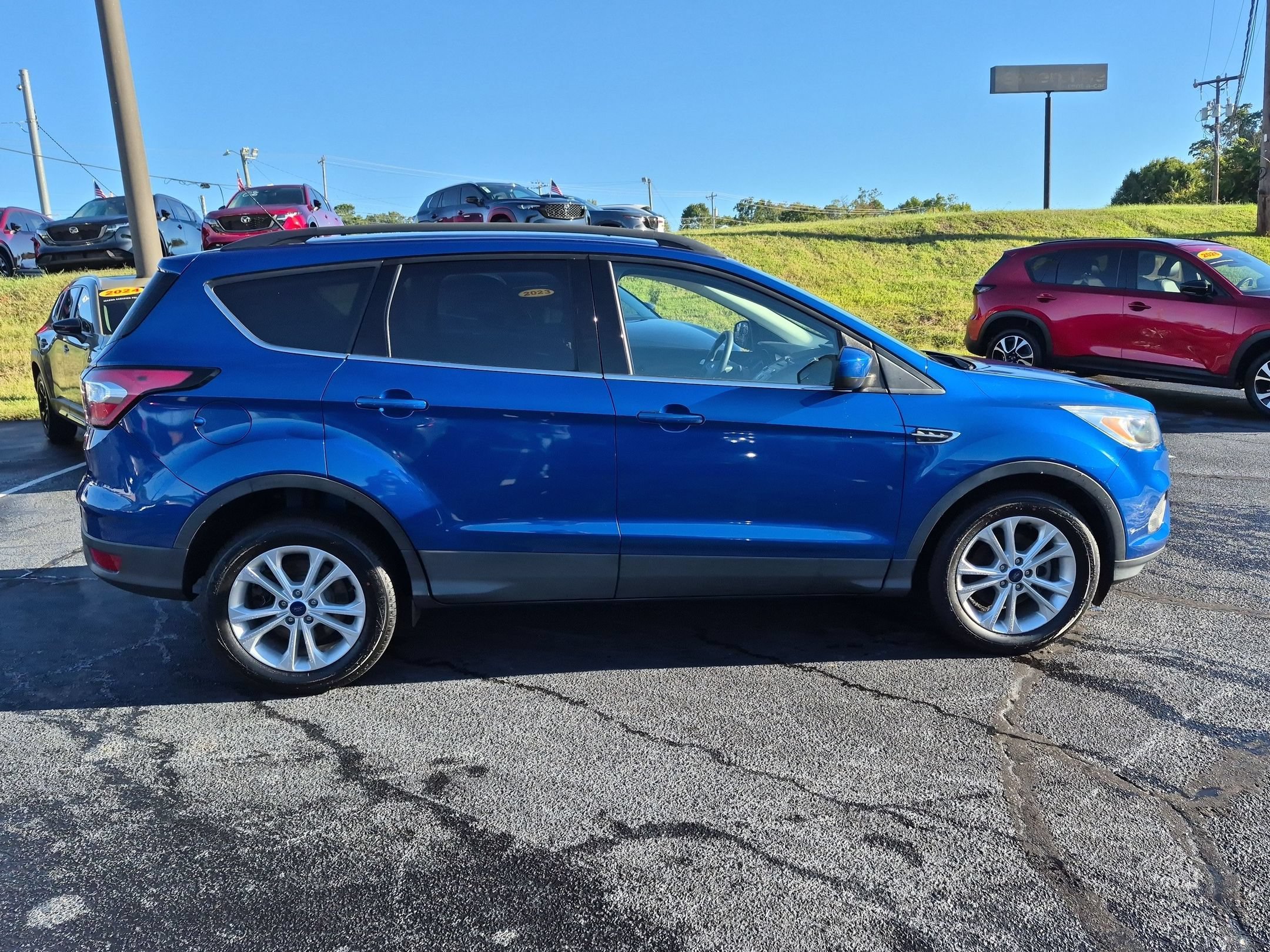 Used 2018 Lightning Blue Metallic Ford SE image 6